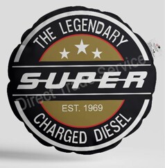 Rundes schwarzes Kissen mit goldener Mitte, weien Sternen und Aufschrift: THE LEGENDARY SUPER CHARGED DIESEL EST. 1969.