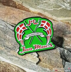 Scandi Pin JMT Trafik mit d�nischen Flaggen und Schriftzug "Jan Mues".