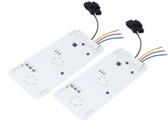Zwei wei�e LED-Platinen mit RGB-Kabeln und Steckern f�r Scania NG Kabinenbeleuchtung.