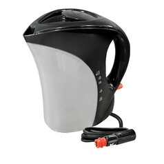 Schwarzer und wei�er Wasserkocher mit Zigarettenanz�nderstecker.