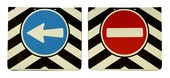 Verkehrszeichen (Paar) 35 x 30cm