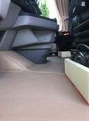 Beleuchtete Sitzsockelverkleidung Holz mit LED passend für Scania New Generation R+S Klappstuhl