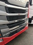 Mitte des Grills 4-teilig passend fr Scania NG