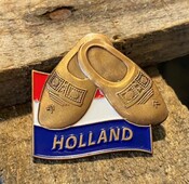 Scandi Pin Holland Klompen