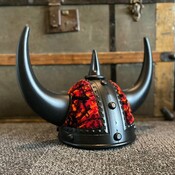 Wikingerhelm schwarz mit Scandi Plsch rot