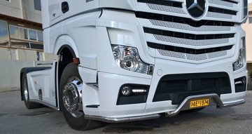 Eckrohre mit LED (Paarpreis) "Strong" passend fr Actros MP4 + MP5 blattgefederter Vorderachse