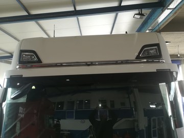 Rohr über Sonnenblende mit LED passend für Scania New Generation