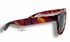 Sonnenbrille mit rot-gelbem Camouflage-Muster und dunklen Gl�sern.